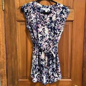 Motherhood Maternity Medium floral button up sleeveless top